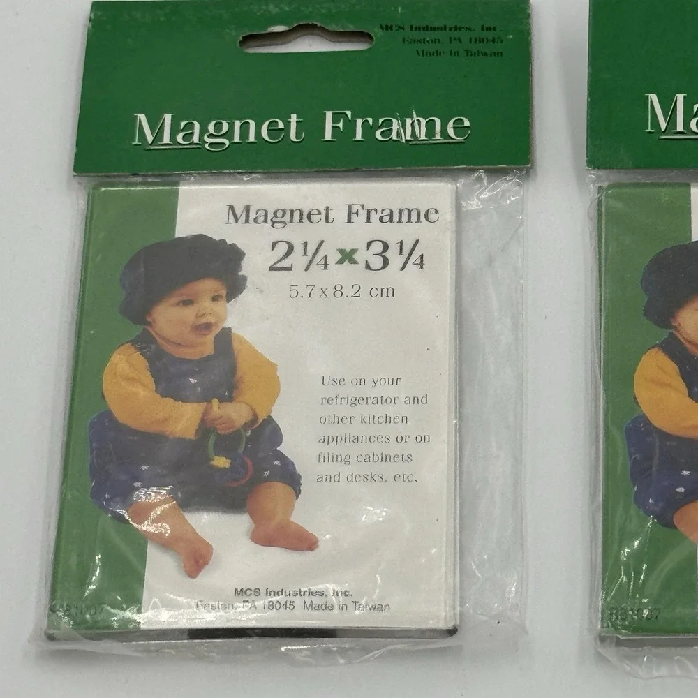 Set of 2 Clear Magnet Frames 3 1/2 x 3 1/2 Refrigerator Kitchen Appliances New
